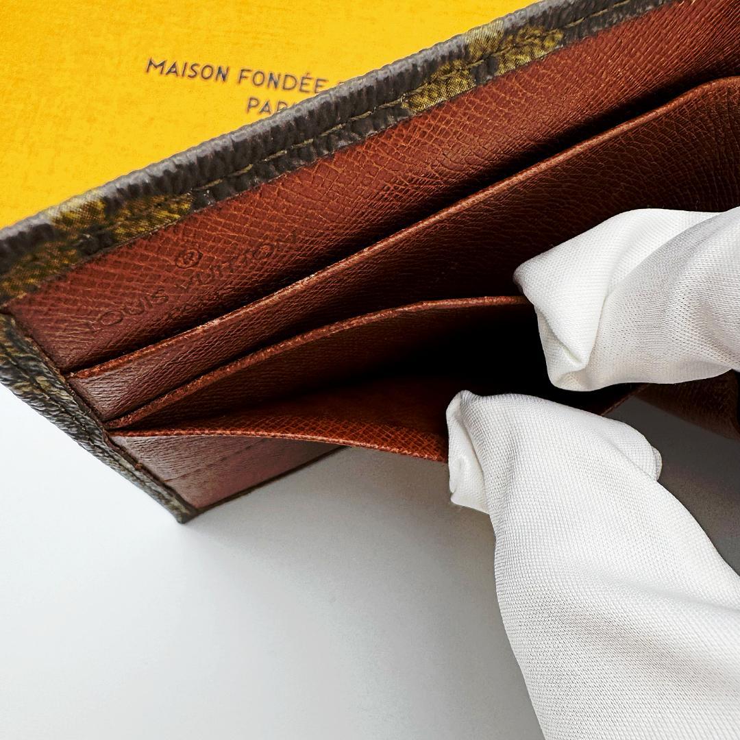 ルイヴィトン モノグラム ポルトモネビエ・カルトクレディ 二つ折り財布