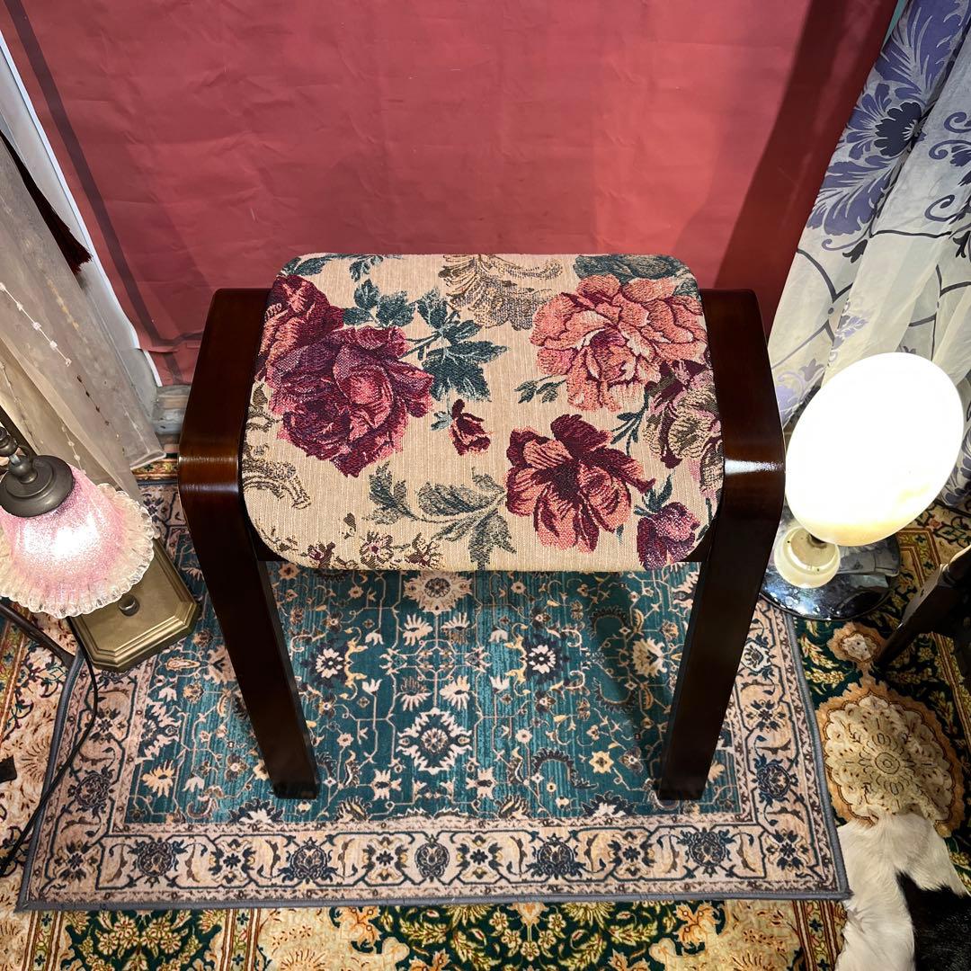 ２脚セット　美品　クラッシックファブリック　エレガントスツール