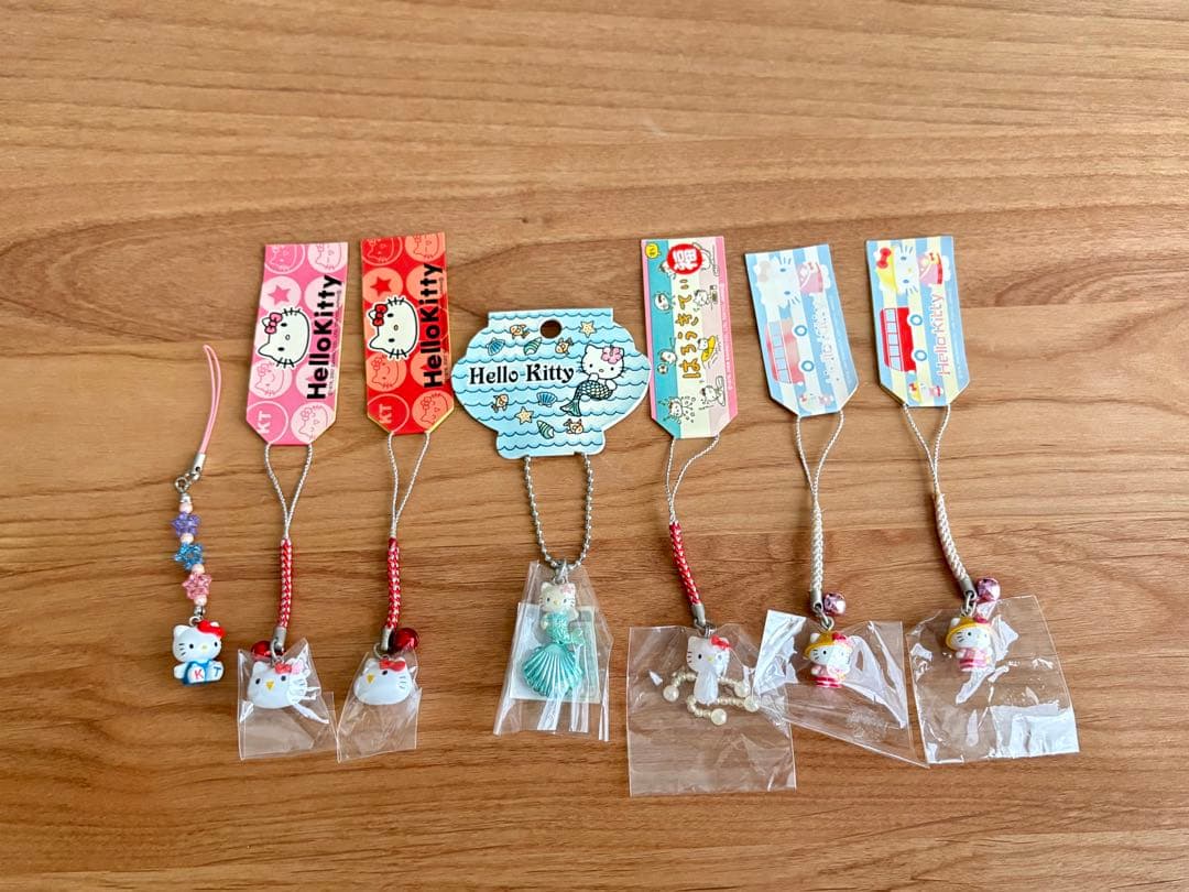 ご当地キティ　１２０点セット　ハローキティ　ストラップ
