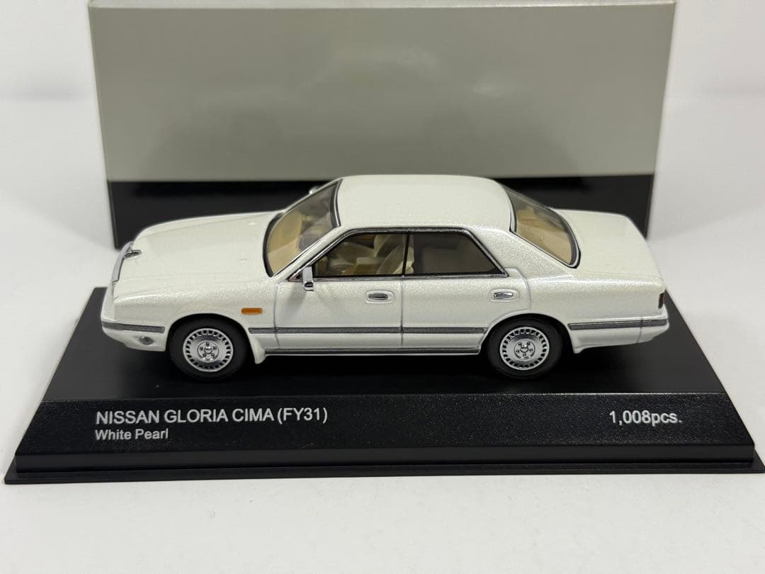 1/43 京商 日産 FY31 Y31 グロリア シーマ ホワイトパール