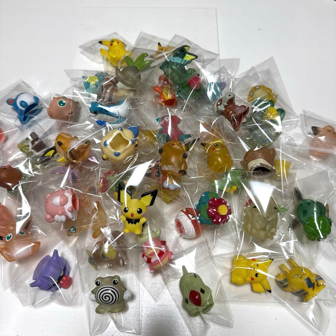 ポケモン ソフビ指人形54体まとめ売り ノーマル 33体 スケルトン 21体