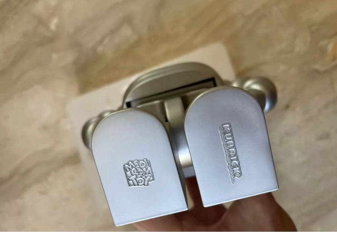 Bearbrick400%Kaws Chum Kubrick