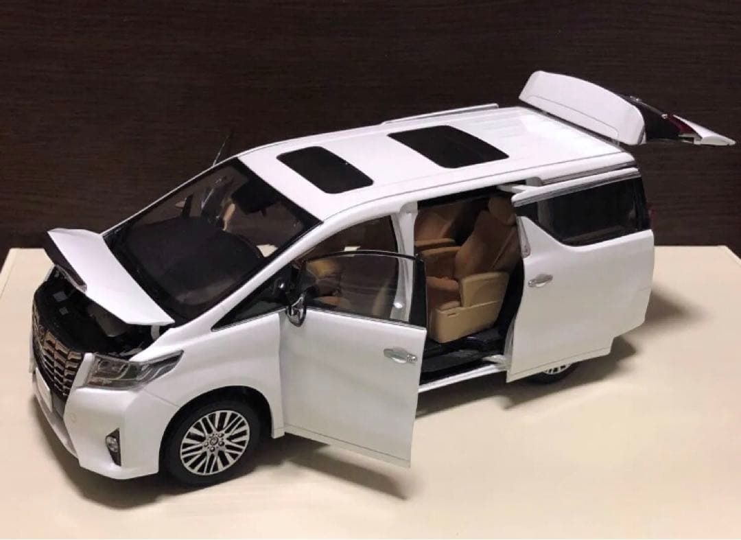 雄*じ様 1/18 トヨタ アルファード 30前期 3.5 V6 GF Keng