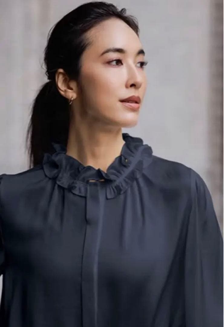 紙本掛け軸 一行書 落款印譜在 作者については、不詳 陶器軸先