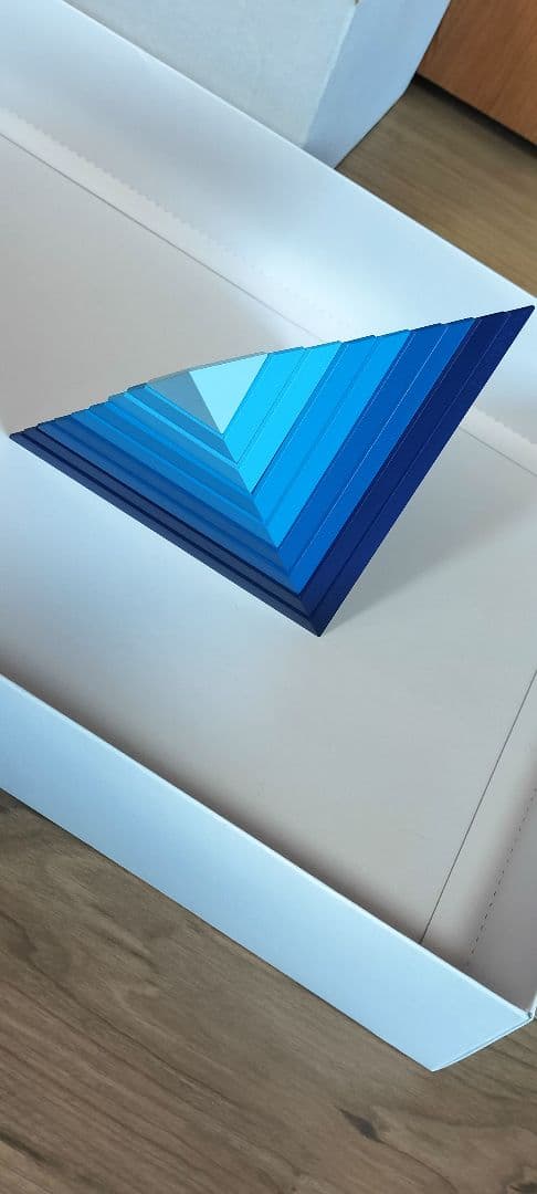 Naef ネフ社 チョープ CHEOP（青） 廃番品