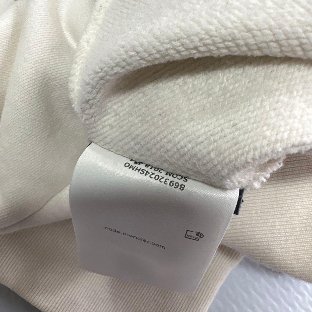 ✨大人気✨ MONCLER（モンクレール）　オフホワイトパーカーXL