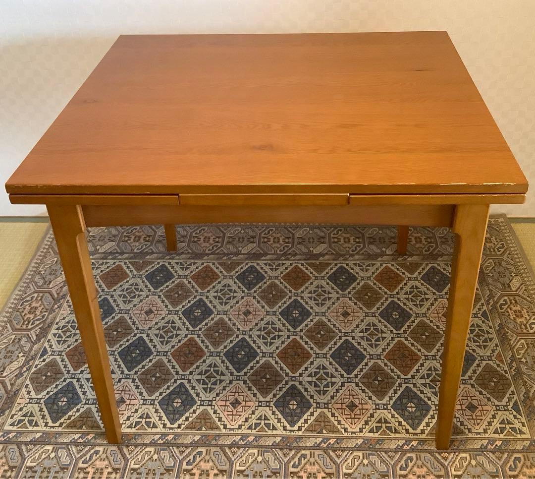 ハビタ　ダイニング　テーブル　HABITAT DINING TABLE