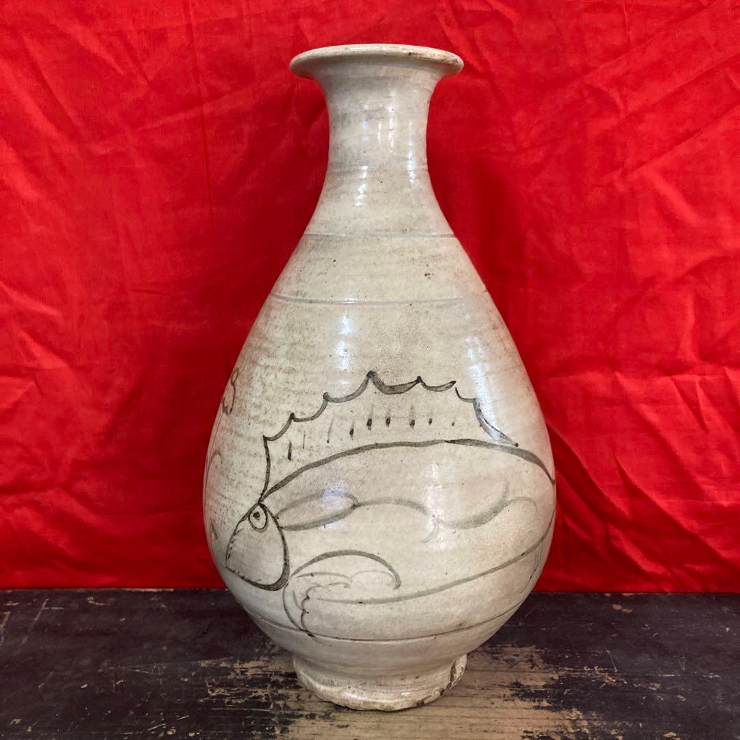 李朝　粉青沙器　白地鉄絵　瓶　徳利　魚水草文　　 鶏龍山 李朝 粉青沙器 白地鉄絵 瓶 徳利 魚水草文 鶏龍山