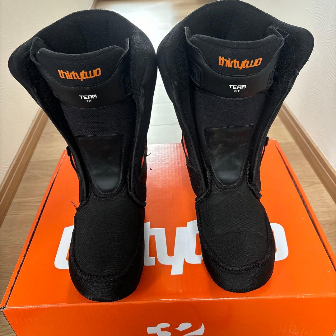 thirtytwo DIESEL HYBRID 迷彩 スノーボードブーツ