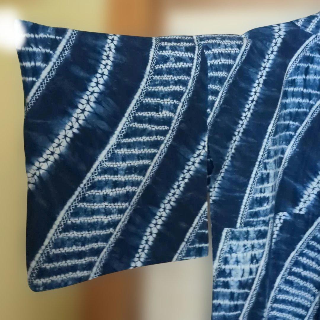 ネイビーとホワイトの絞り浴衣