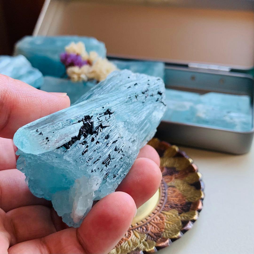 蝕像アクアマリン・バー4原石/巨大結晶/鉱物標本/ブラックトルマリン付