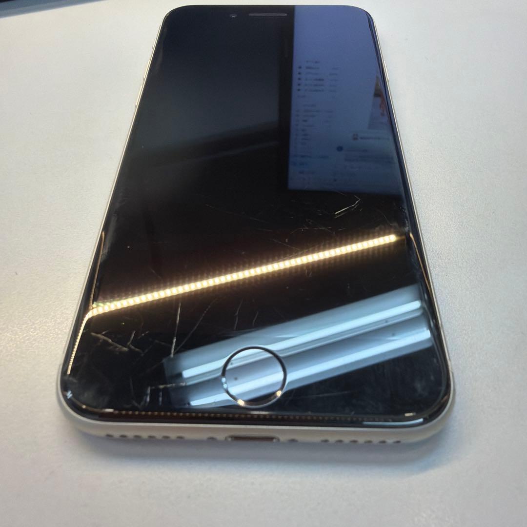iPhone SE3 64GB スターライト 85% 背面傷大 機能不良無し - メルカリ