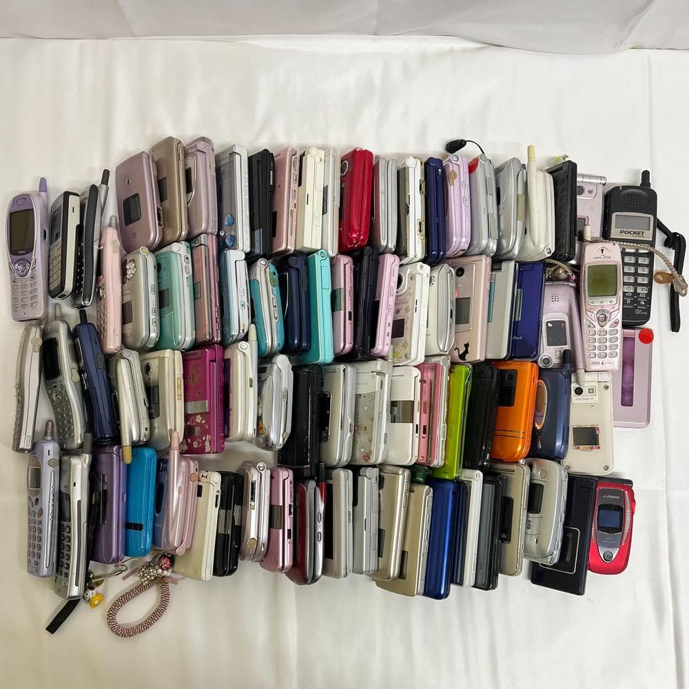 個◇ガラケー約80台まとめ売り ジャンク 携帯 部品取り 約9.0㎏ 01007