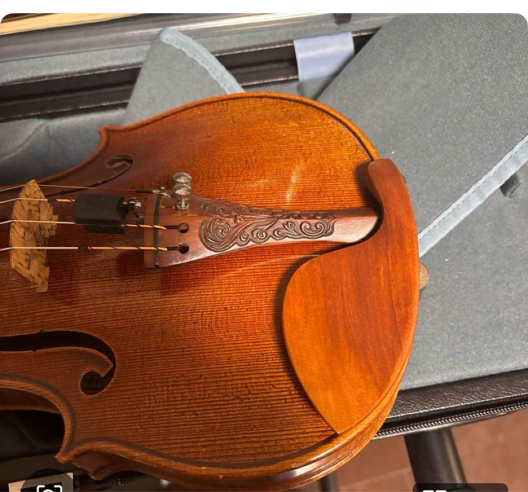 高精度軽量バイオリン4/4顎当グァルネリ型チタニウム　値引き相談可