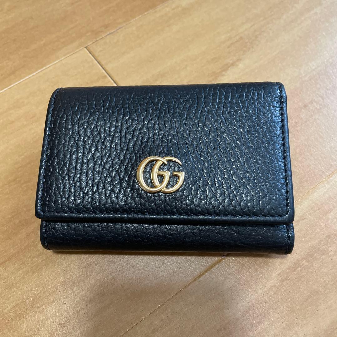 GUCCI 三つ折り財布 黒 レザー GGロゴ