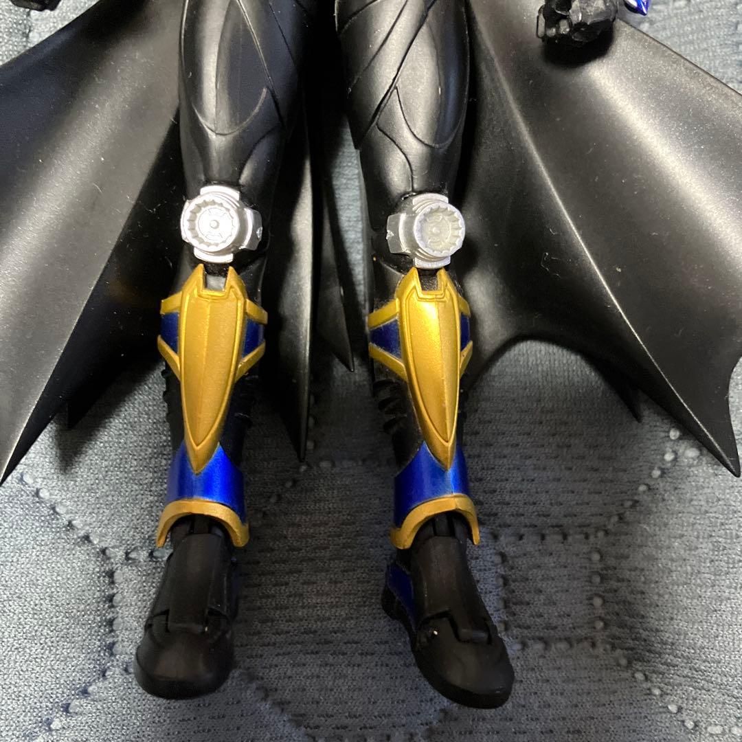 S.H.Figuarts 仮面ライダーナイトサバイブ&ダークレイダーセット