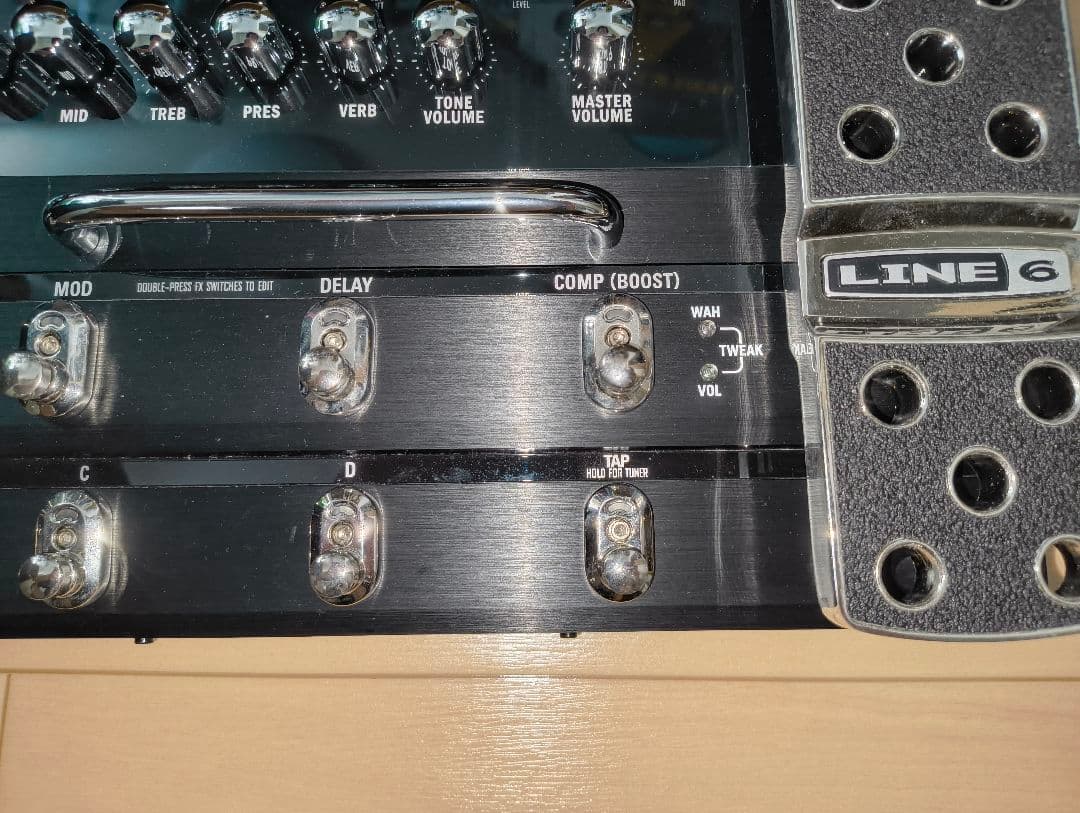 LINE6 POD X3 LIVE 箱、ソフトケース付き