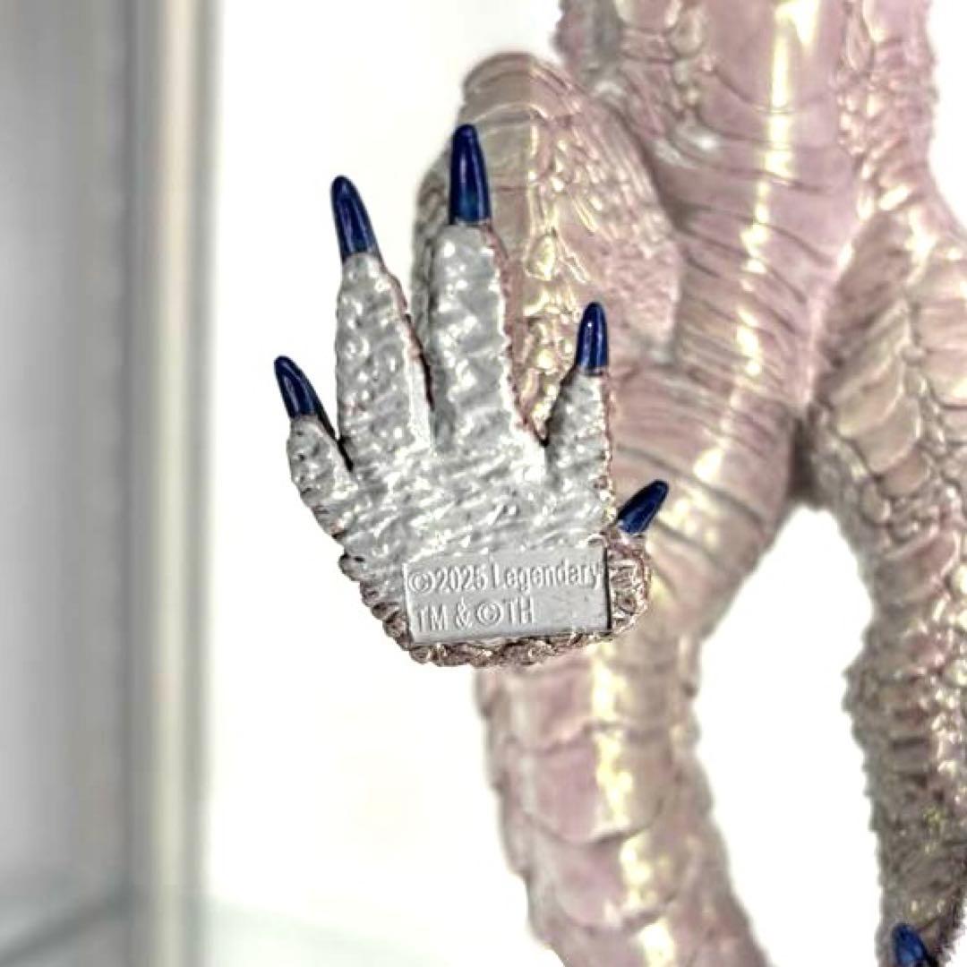 ゴジラ エヴォルブ　シーモ　フィギュア　ハイヤトイズ　ピンバッチ　　スタイリスト