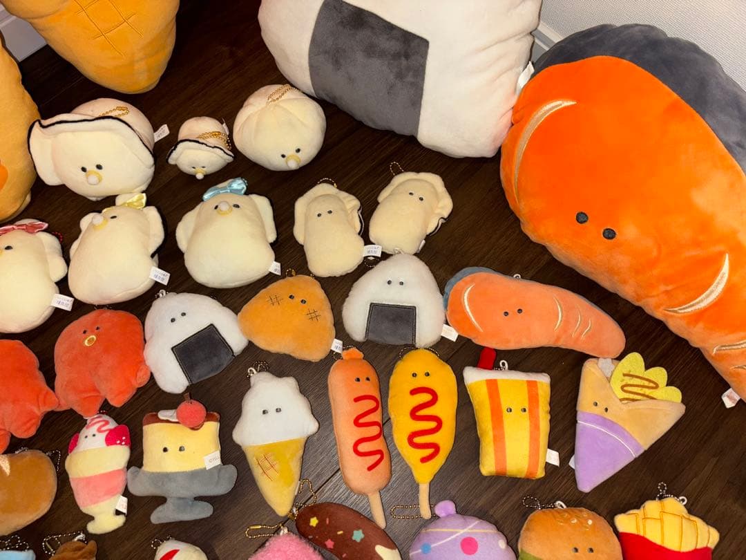 つぶらな瞳シリーズ ぬいぐるみ　マスコット　セット 70点