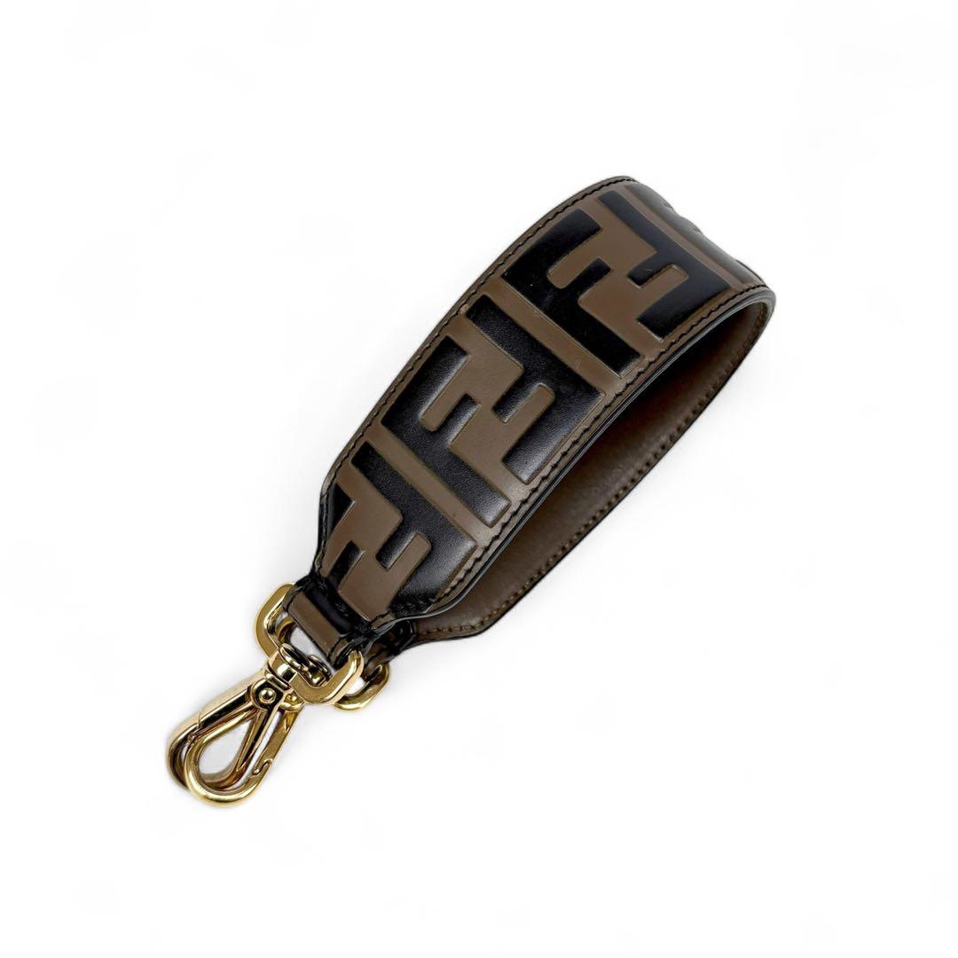 フェンディ FENDI ストラップユー ミニ ズッカ柄 ロゴ