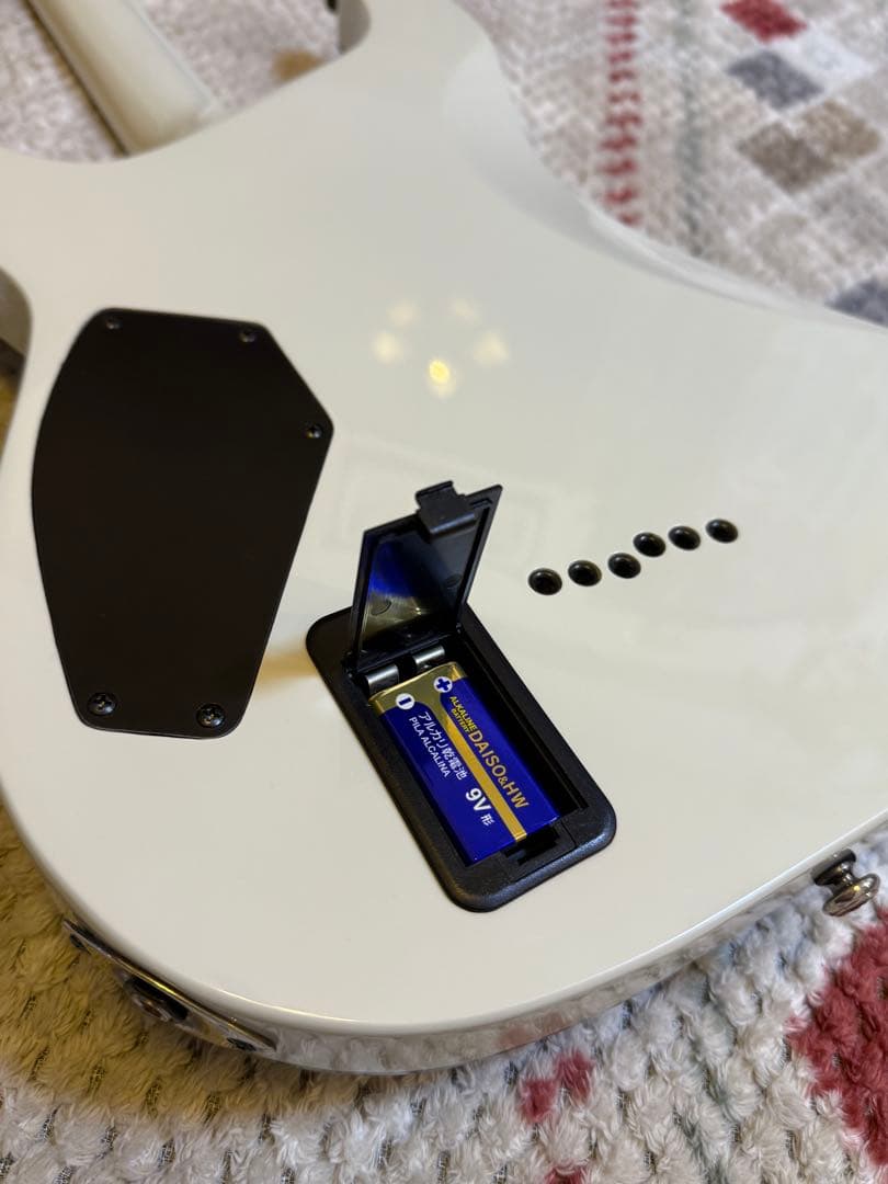 SCHECTER ダイヤモンドシリーズ HELLRAISER C-1 WHITE - メルカリ