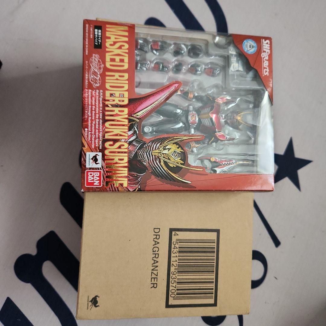 s.hフィギュアーツ 仮面ライダー龍騎サバイブ ドラグランザー Premium Bandai exclusive S.H.Figuarts Kamen Rider Ryuki Survive