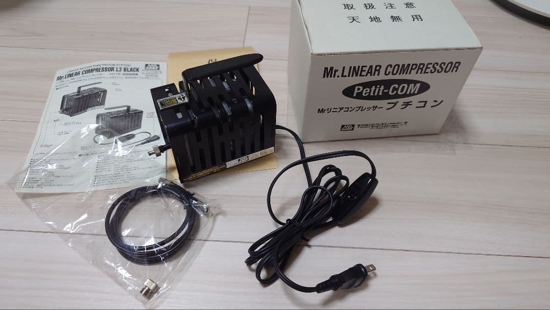 クレオスMr. LINEAR Petit-COM コンプレッサー プチコン Amazon.co.jp