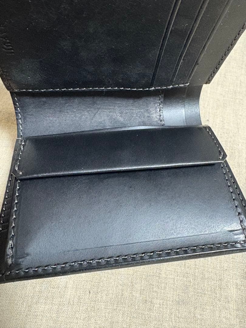 SAFUJI サフジ　二つ折り（ホック）財布