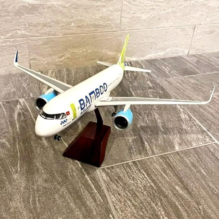 模型飛行機 バンブーエアウェイズ A320 ベトナム LED ランディングギア