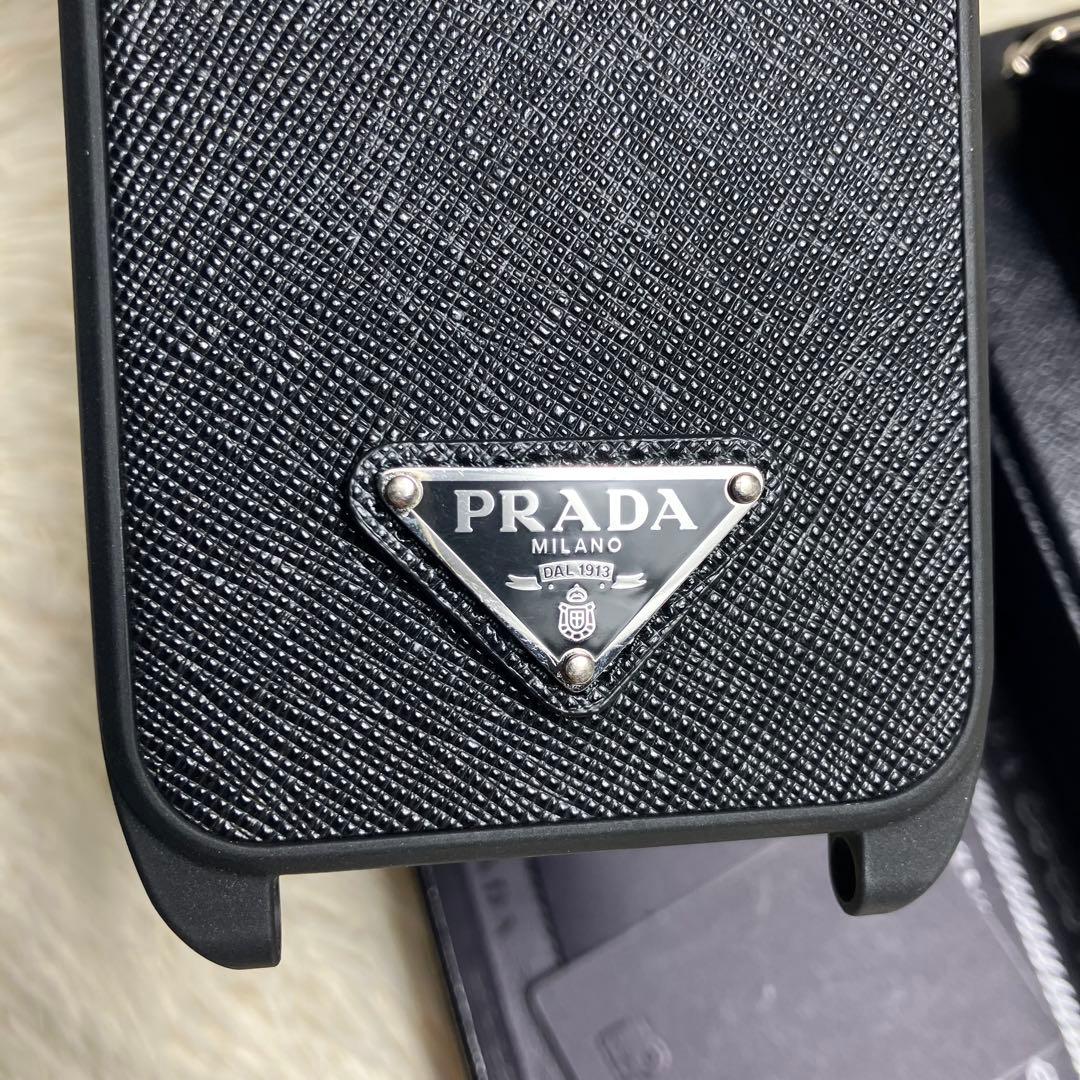 【極美品】プラダ スマホショルダー iPhone14pro三角ロゴ 現行