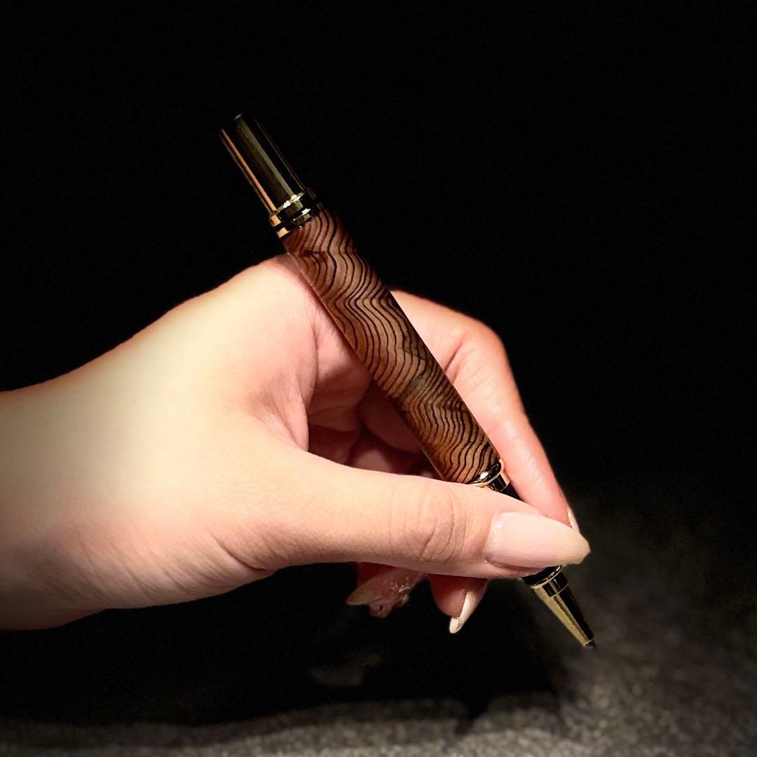 屋久杉（瘤.コブ）超貴重ボールペン。