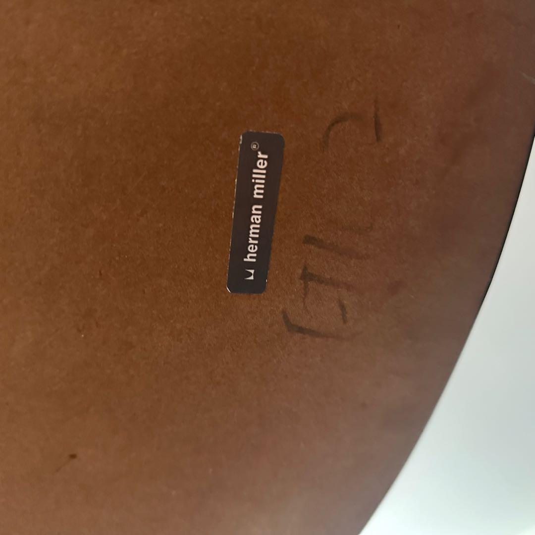 Herman Miller イームズ　ラウンドテーブル