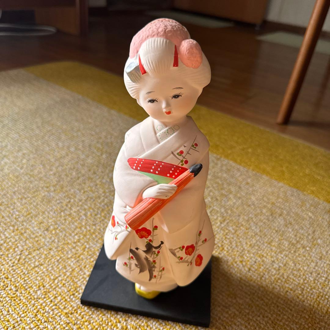 陶器製 和装女性像 傘付き