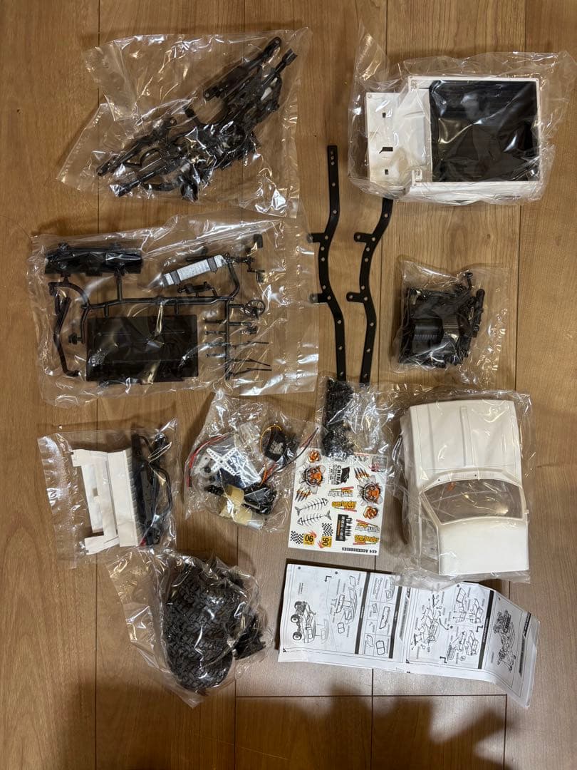 wpl c54-1 RTR とc24-1組み立てキット　クローラーラジコンセット