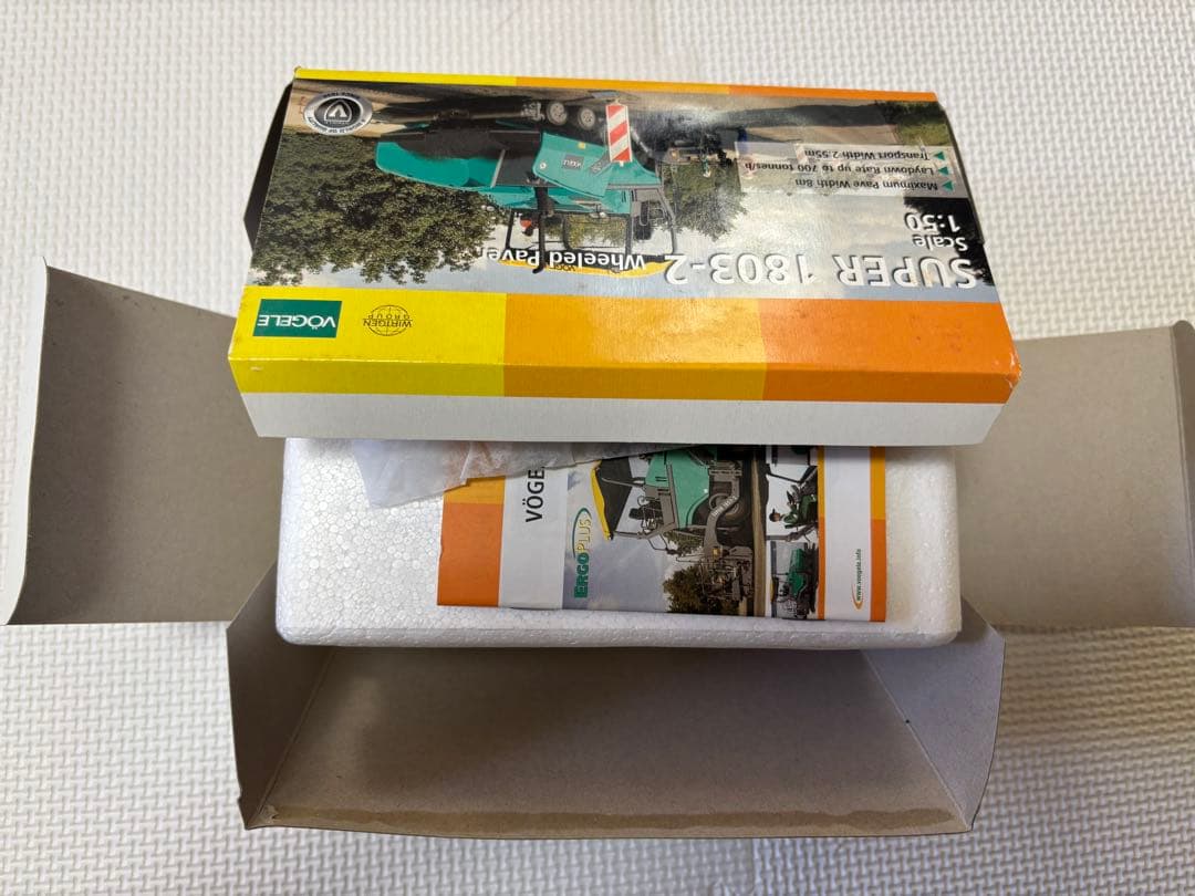 VÖGELE SUPER 1803-2 ミニカー 1/50スケール