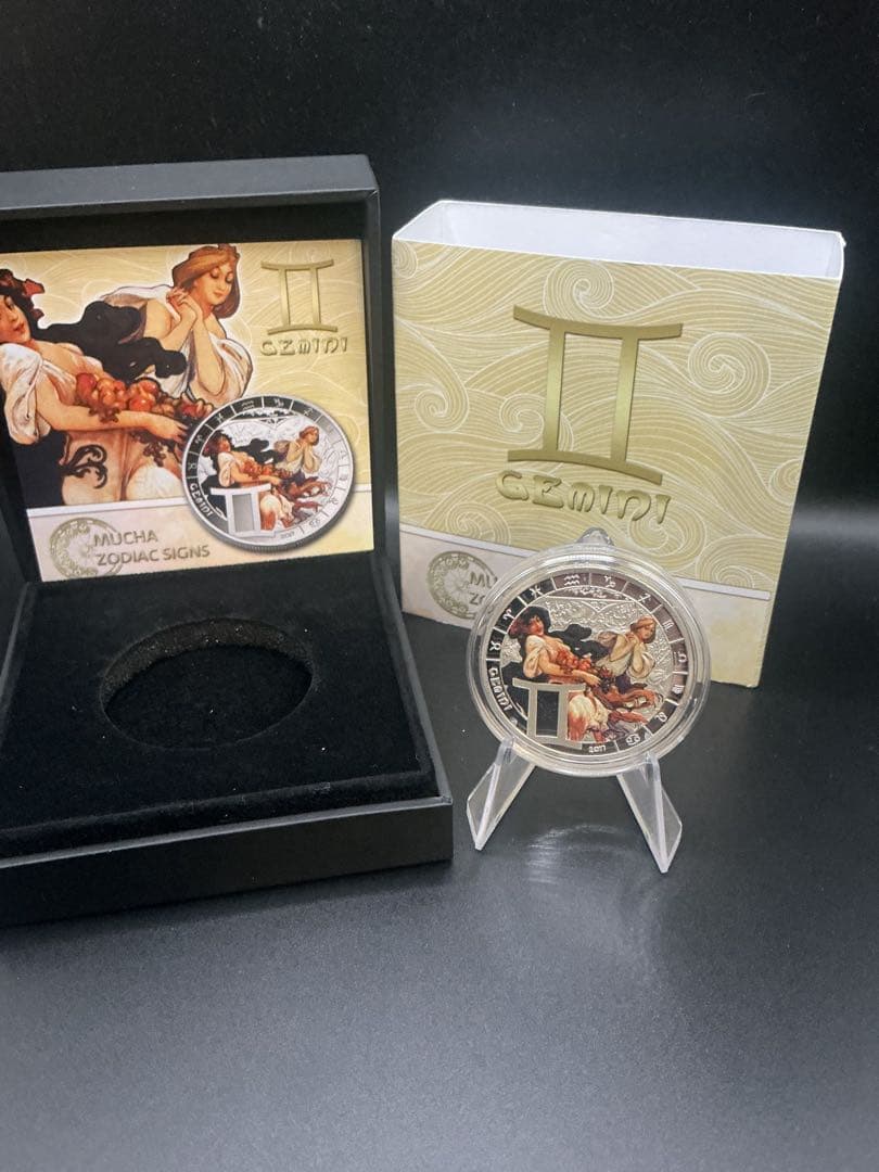 ミュシャ × 黄道十二宮 ― 双子宮（ふたご座）　銀メッキ付き白銅貨