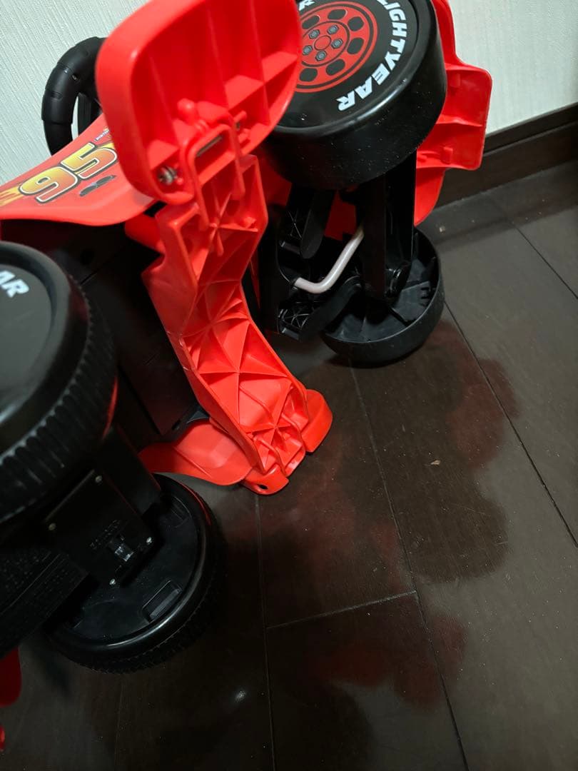 電動カーズ　乗れるライトニング　マックイーン　Cars