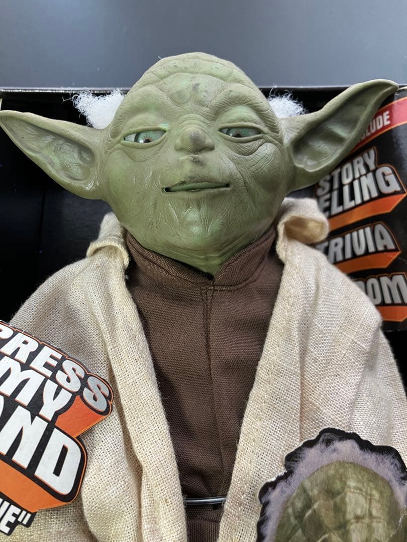 【新品未使用品】スターウォーズ　ヨーダ　トーキング フィギュア