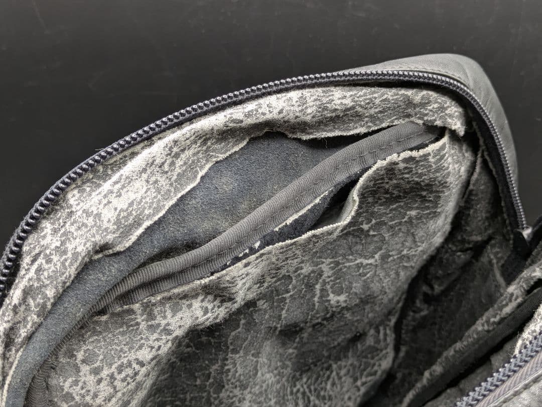 LOEWE アナグラム ショルダーバッグ ヴィンテージ オールレザー