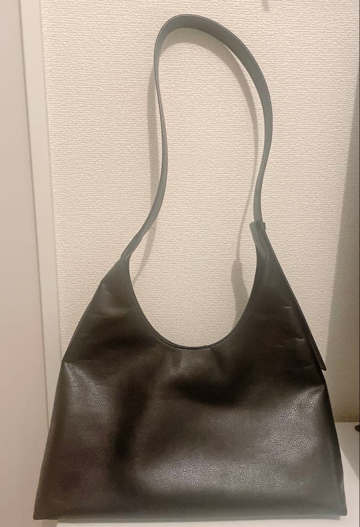 MONOROW ブラックショルダーバッグ エンジェルバッグ