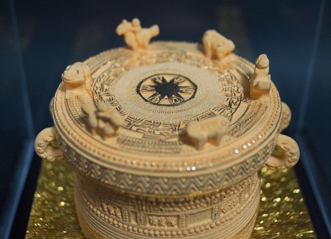 金メッキ古代青銅鼓造形置物 可愛らしいカエルの像 ケース付き 香港