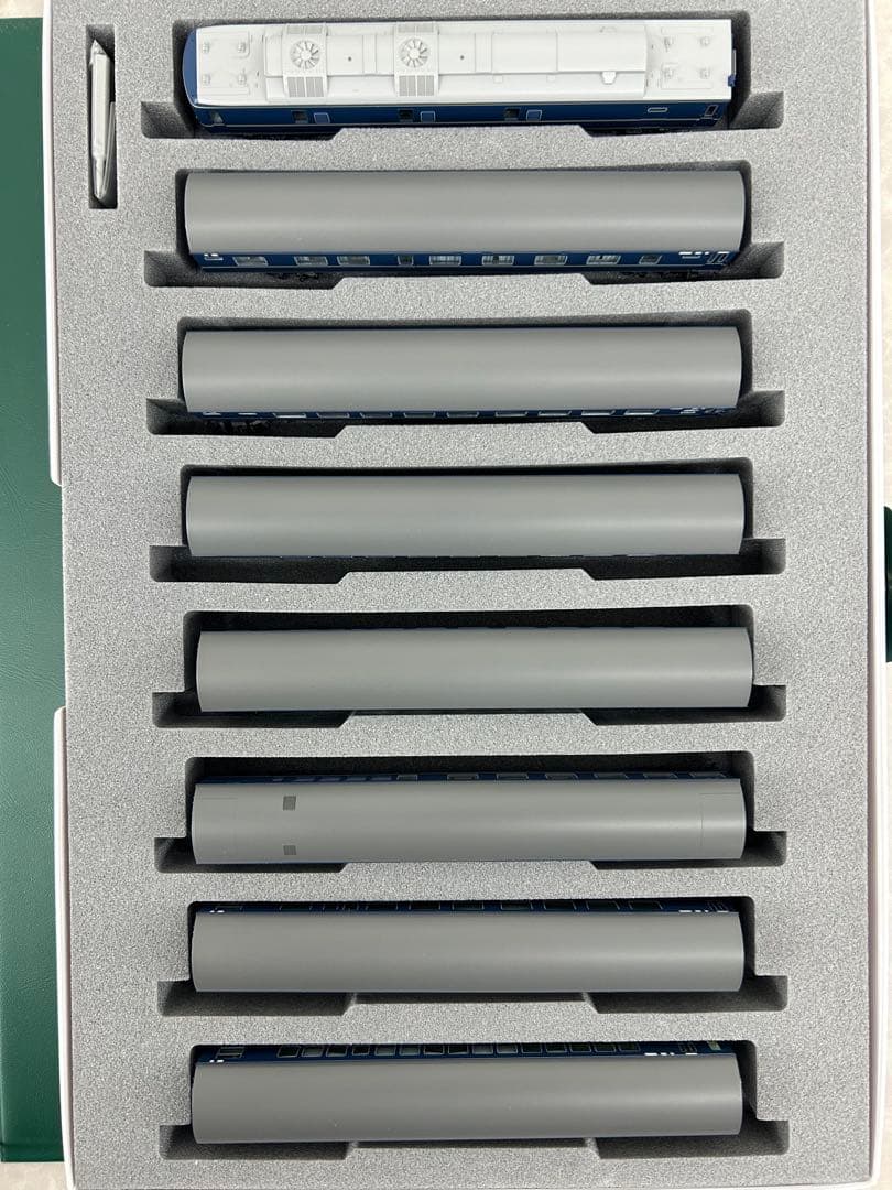 KATO 20系 寝台特急「さくら」長崎編成 8両.佐世保編成8両