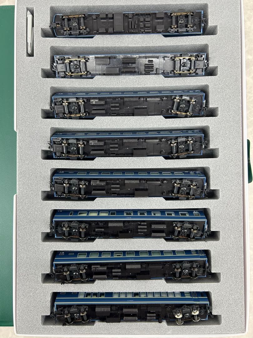 KATO 20系 寝台特急「さくら」長崎編成 8両.佐世保編成8両