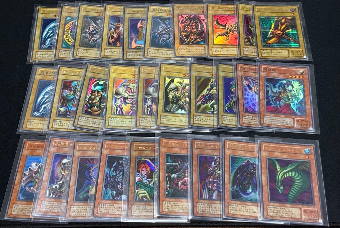 【ジャンク】遊戯王初期2期まとめ　青眼 真紅眼 ブラックマジシャン　レリーフなど