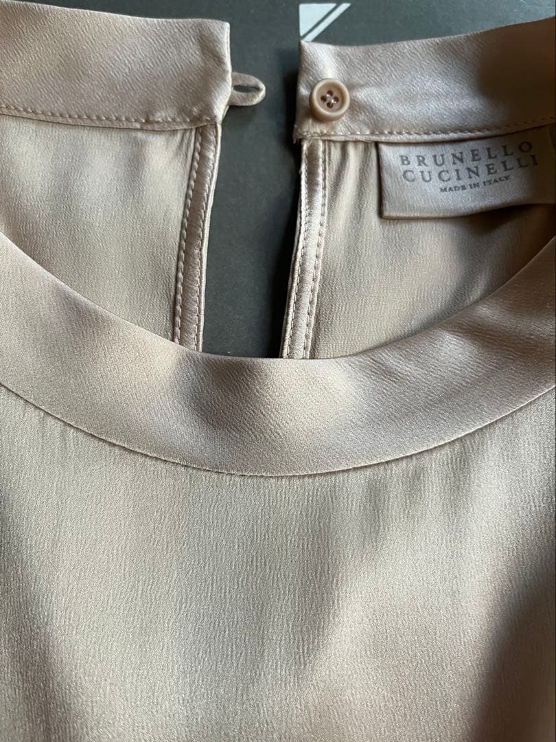 未使用品★ブルネロクチネリ サテントップス