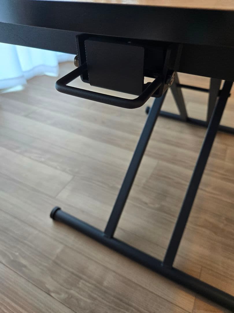 ニトリ バタフライ昇降ダイニングテーブル