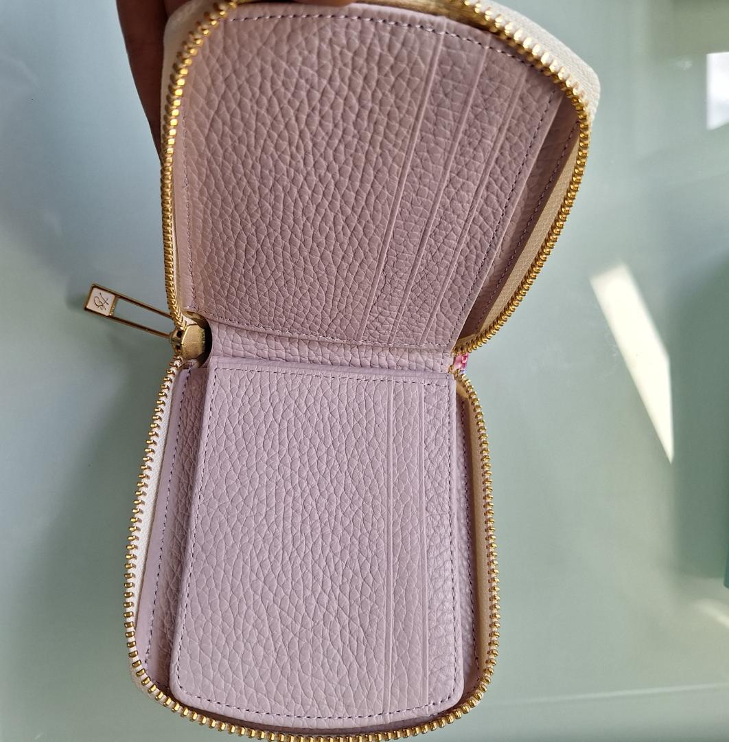 パールエナメル 二つ折り財布