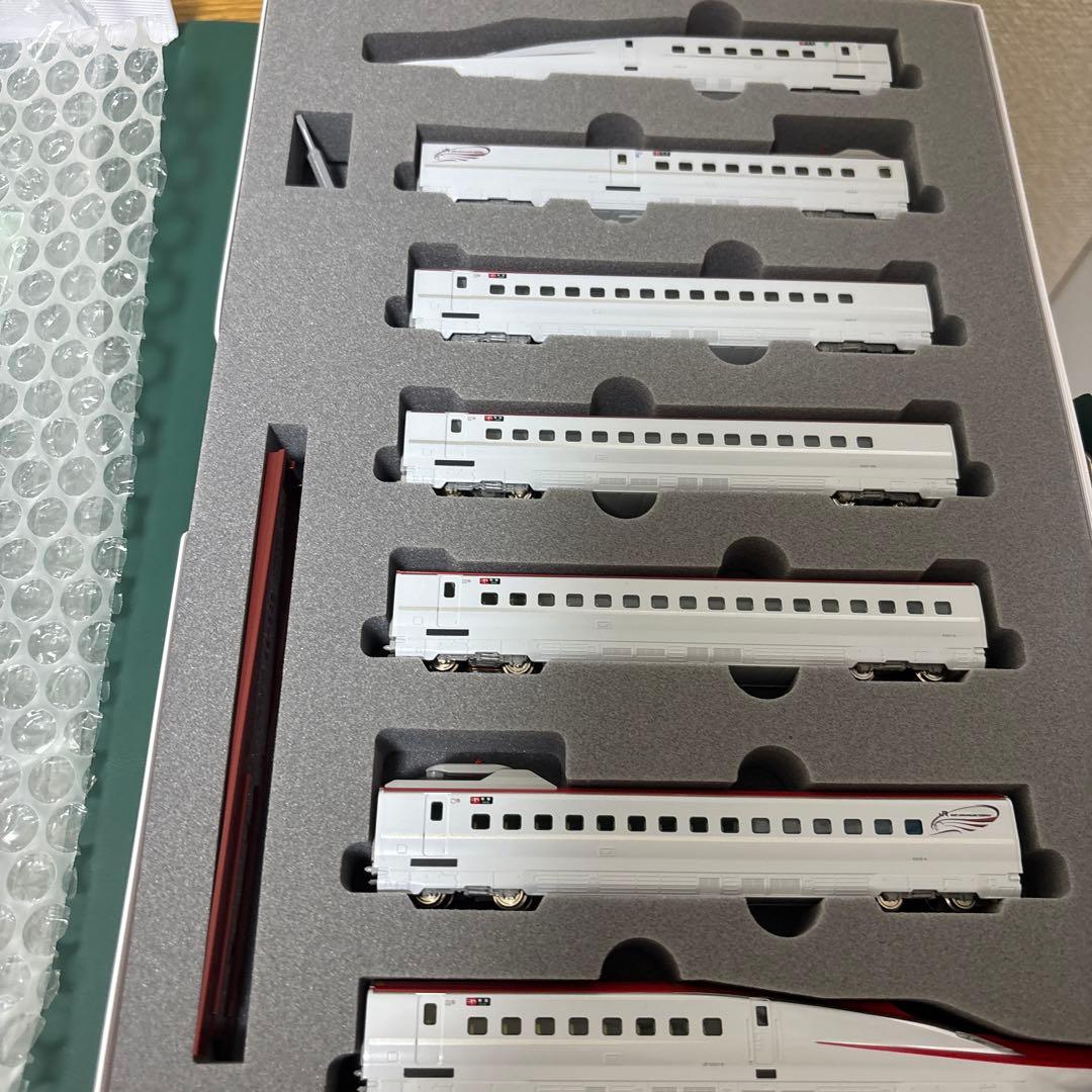 KATO Nゲージ　東北・秋田新幹線17両セット（E5系10両・E6系7両）