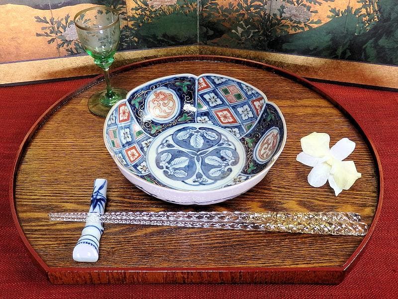 大聖寺伊万里 団龍紋に金唐草 中陰菱に花菱紋の図 膾