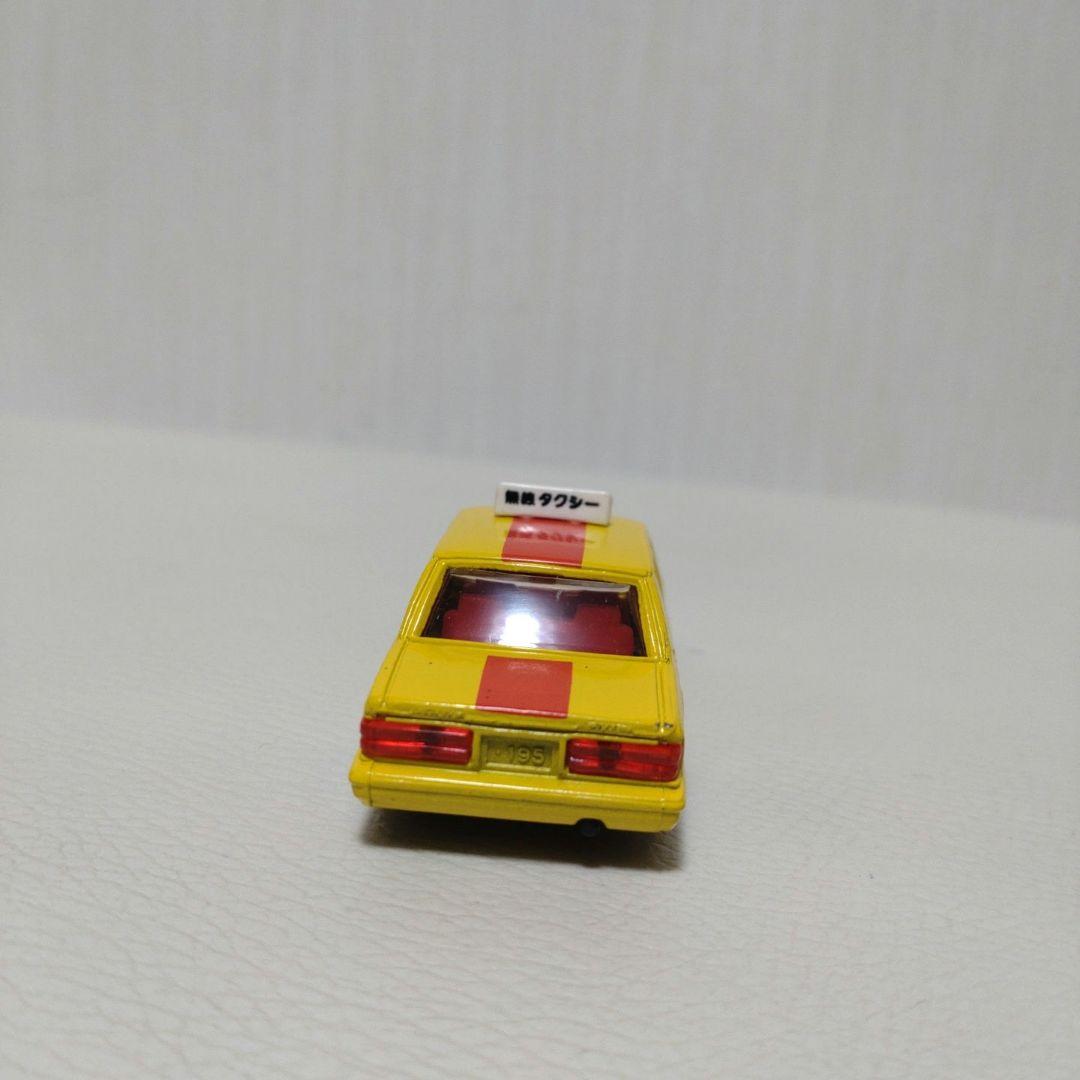 トミカ CROWN TAXI 1/65